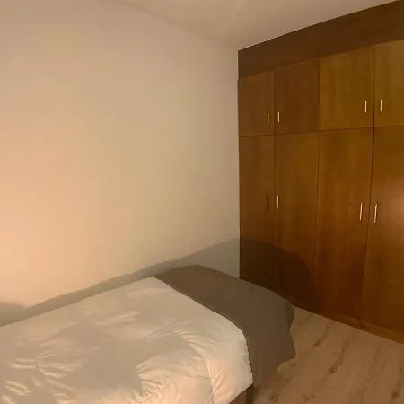 Lagos * بيناسكي