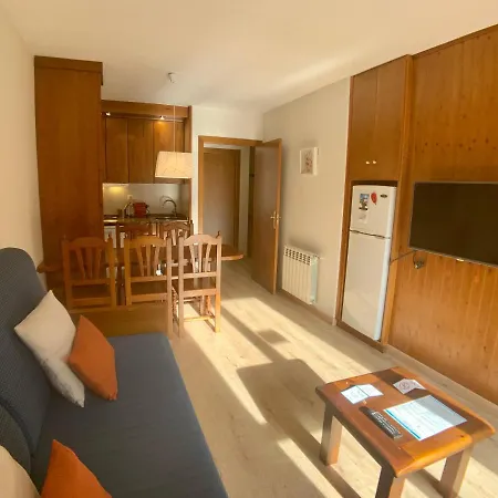 Lagos * بيناسكي